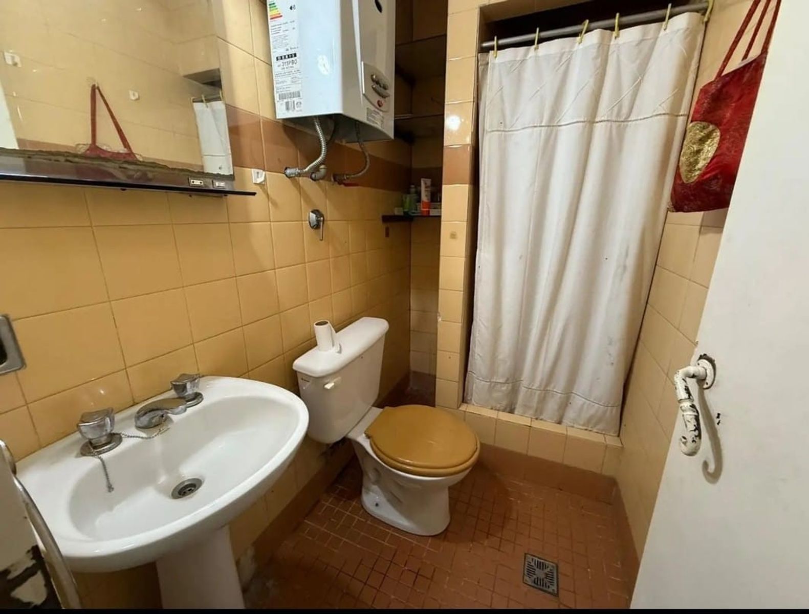 SAN PEDRO 1700 · Morón — foto 4