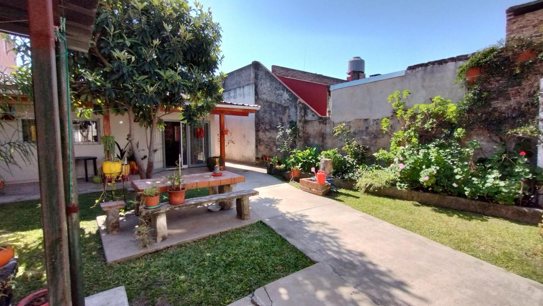 Casa 2 amb amplios + chocera y galpon