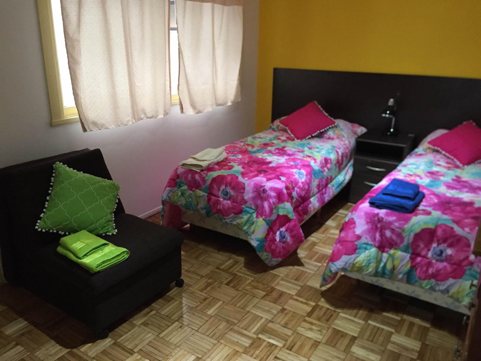 Monoambiente con cocina independiente Frente a Mevaterapia