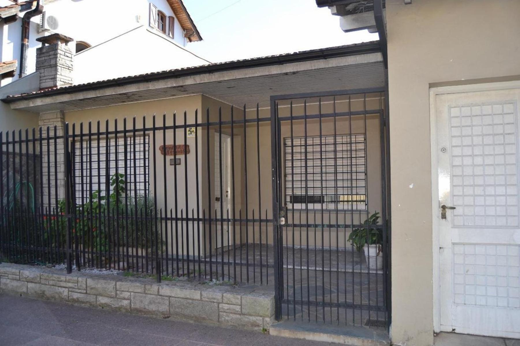 VENTA Casa Lote propio DE 6 AMBIENTES