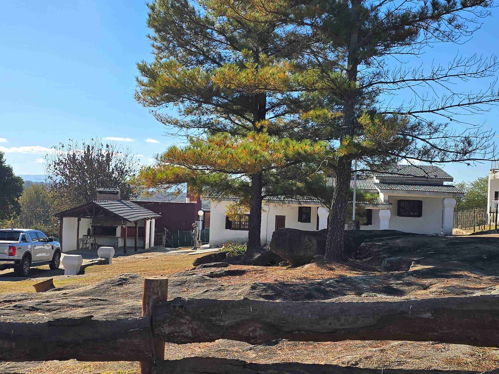 MUY LINDA CASA EN VENTA EN LA LOCALIDAD DE CABALANGO, CON 2.100 Mt2 de Terreno. Bello Entorno. Vivirla todo el año