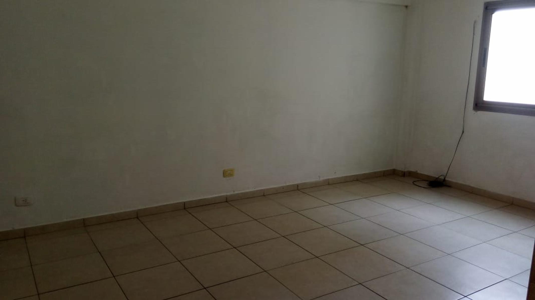 Esmeralda  415 · Morón — foto 4