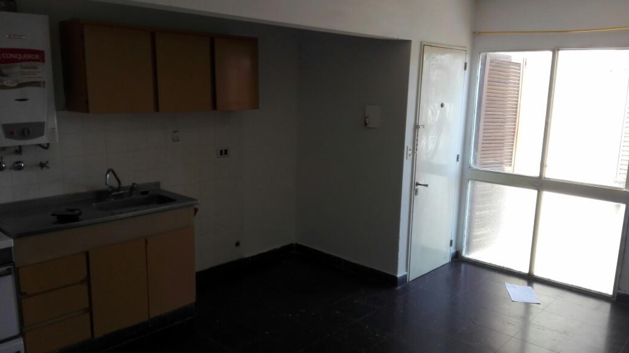 EXCELENTE DEPARTAMENTO 1 DORMITORIO 45M2 OV LAGOS AL 1200