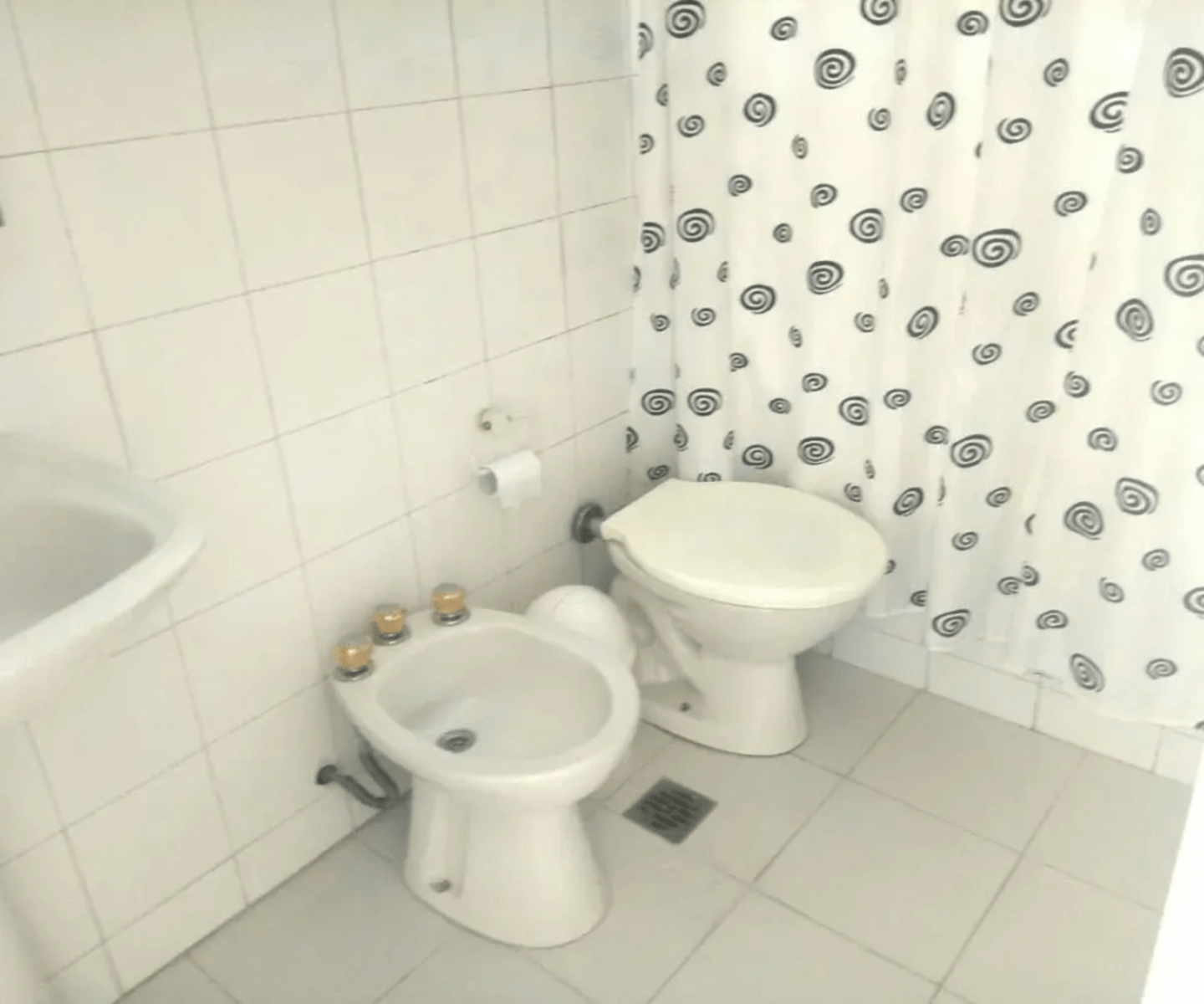 Hipólito Yrigoyen 2300 · Balvanera — foto 3