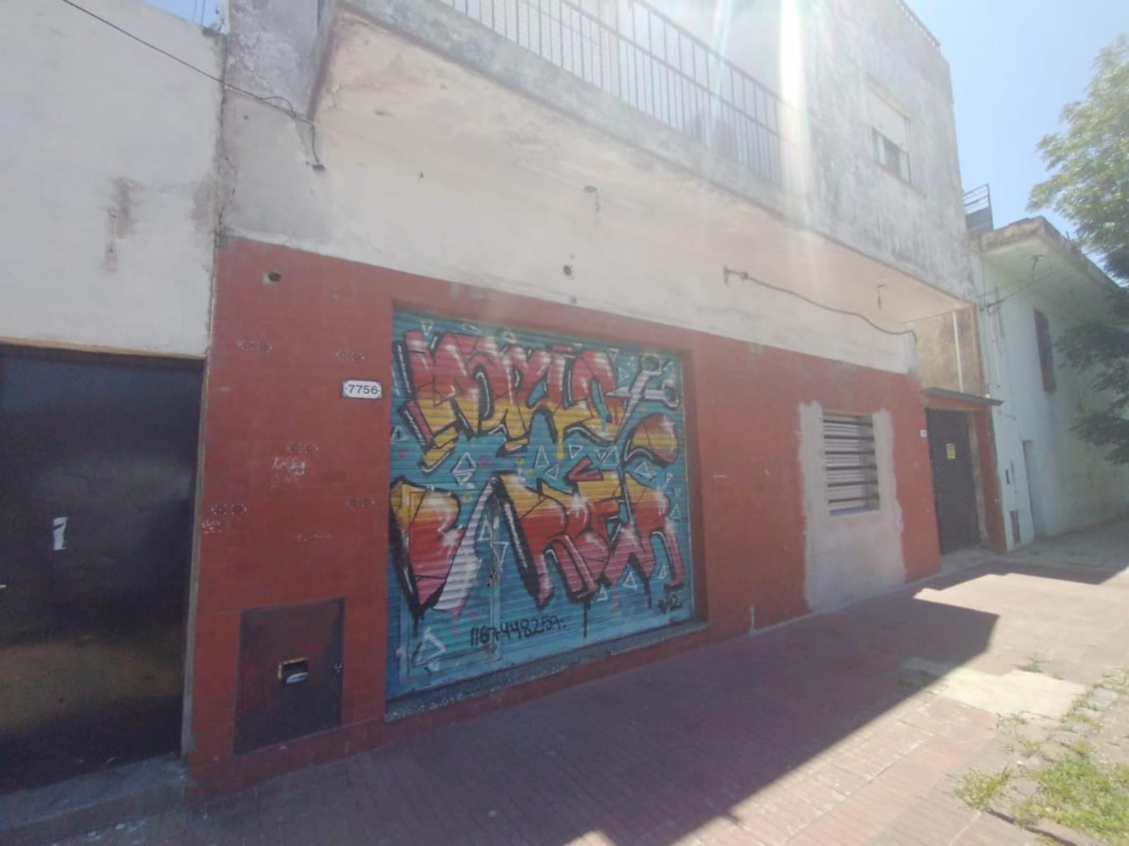 LOCAL DE 4 X 7 mts CON PERSIANA METÁLICA A METROS DE AVENIDA MÁRQUEZ .