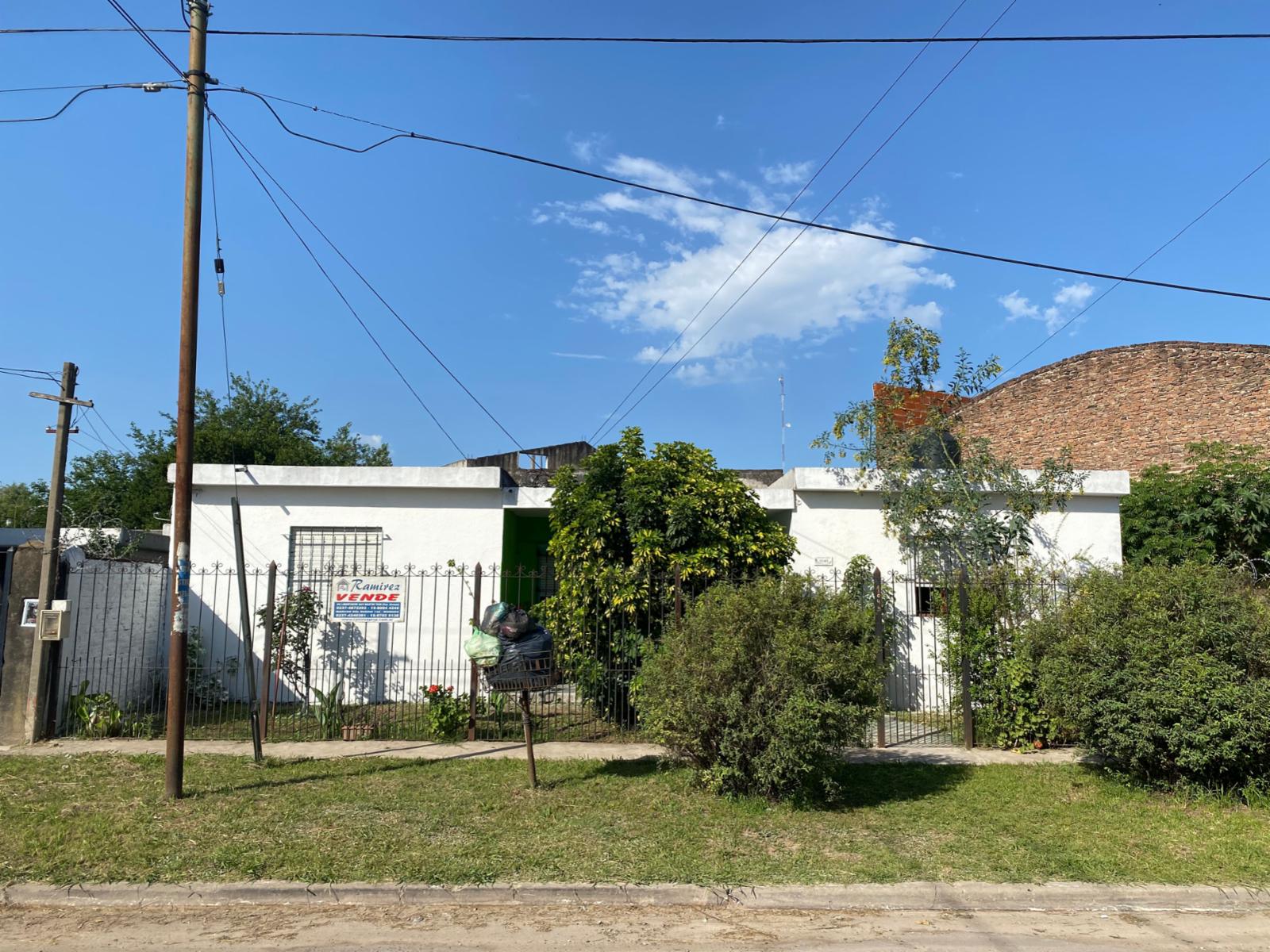 Casa 3 Ambientes En Venta y Departamento, A 50 mts. Ruta 23 - Moreno