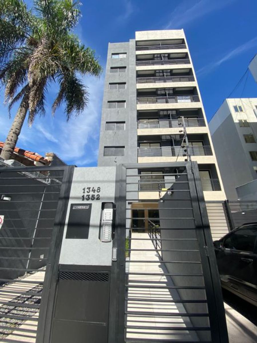 DEPARTAMENTO DE 2 AMBIENTES-MORON CENTRO