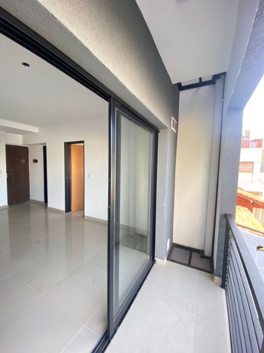 Alt. Brown 1352 3° · Morón — foto 9