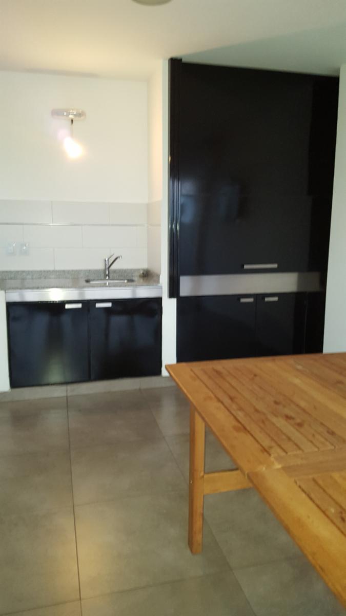 4 AMBIENTES CON COCHERA , VISTA A LA PLAZA  AMENITIES