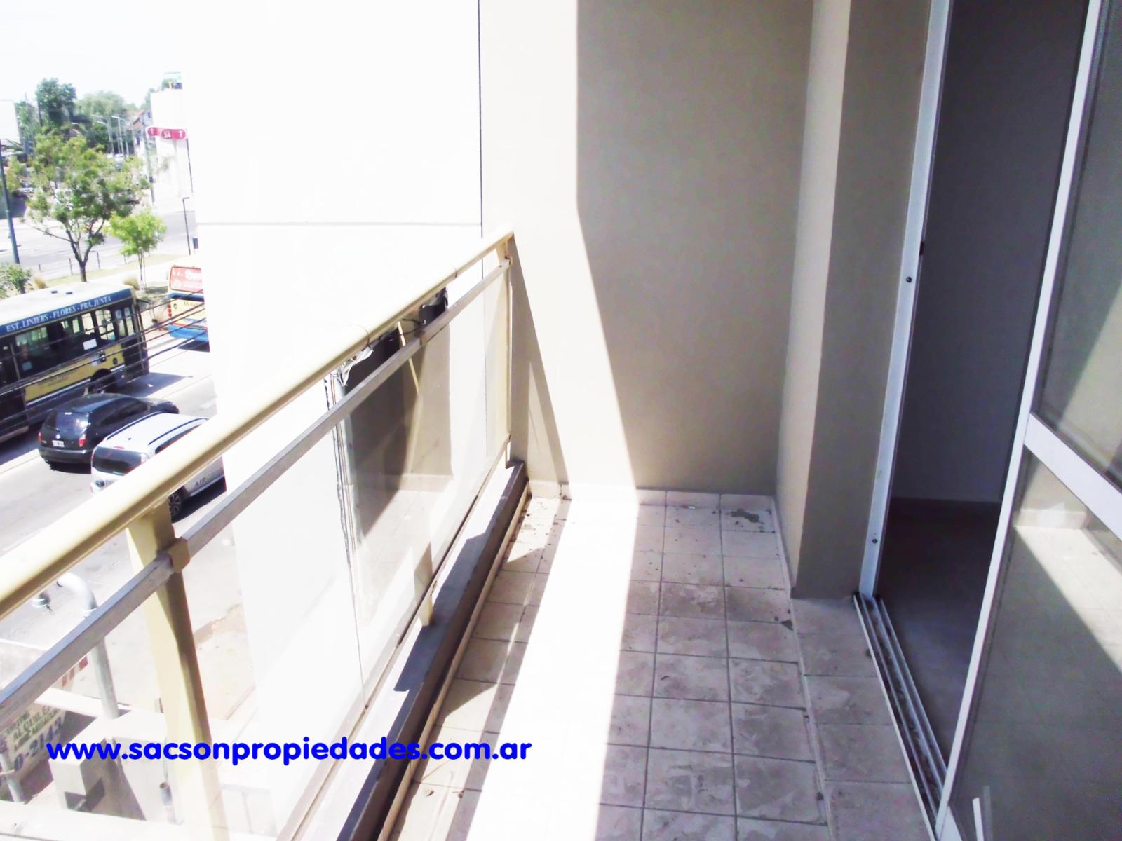 AV.PTE PERON (ex Gaona) al 2300 · Morón — foto 4