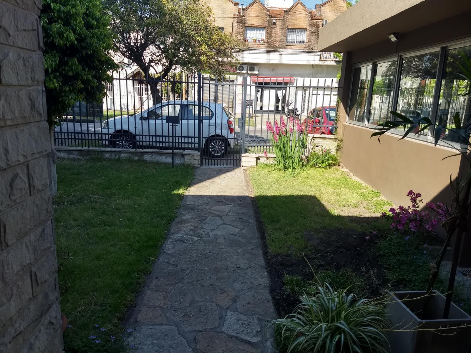 Pueyrredón 1500 · Morón — foto 24