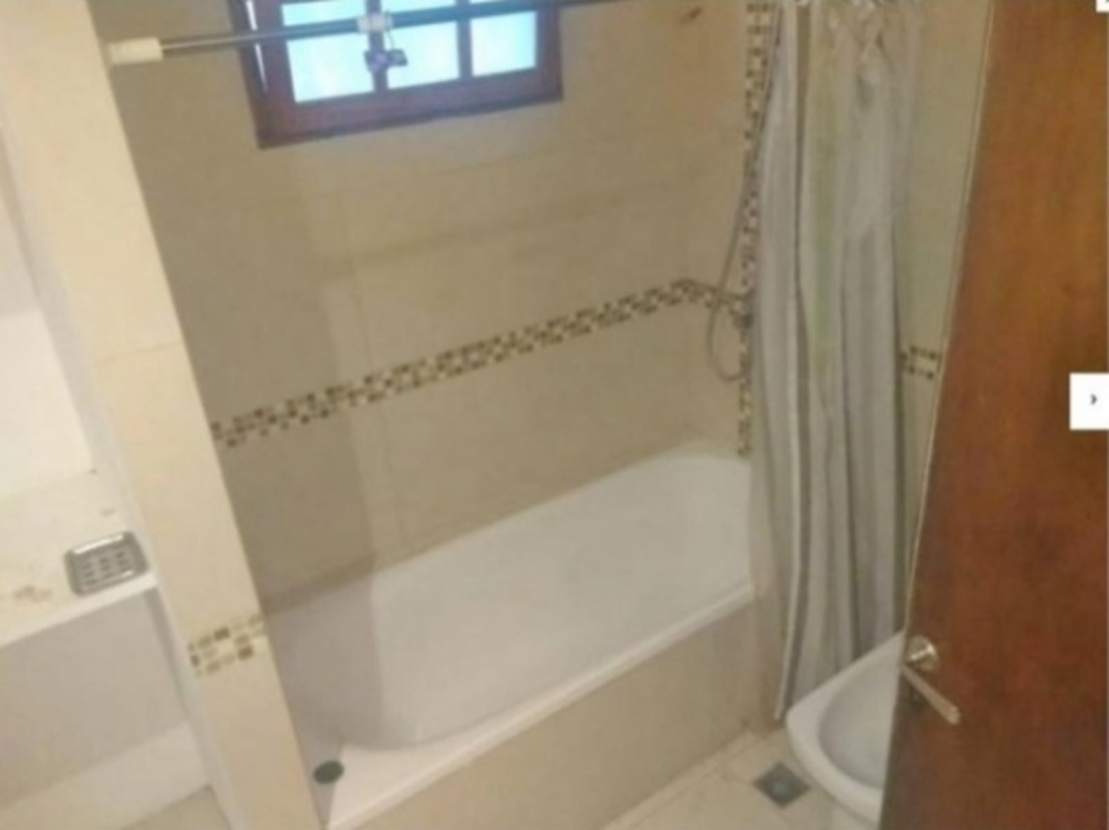 Bartolome Mitre 2100 · Morón — foto 4