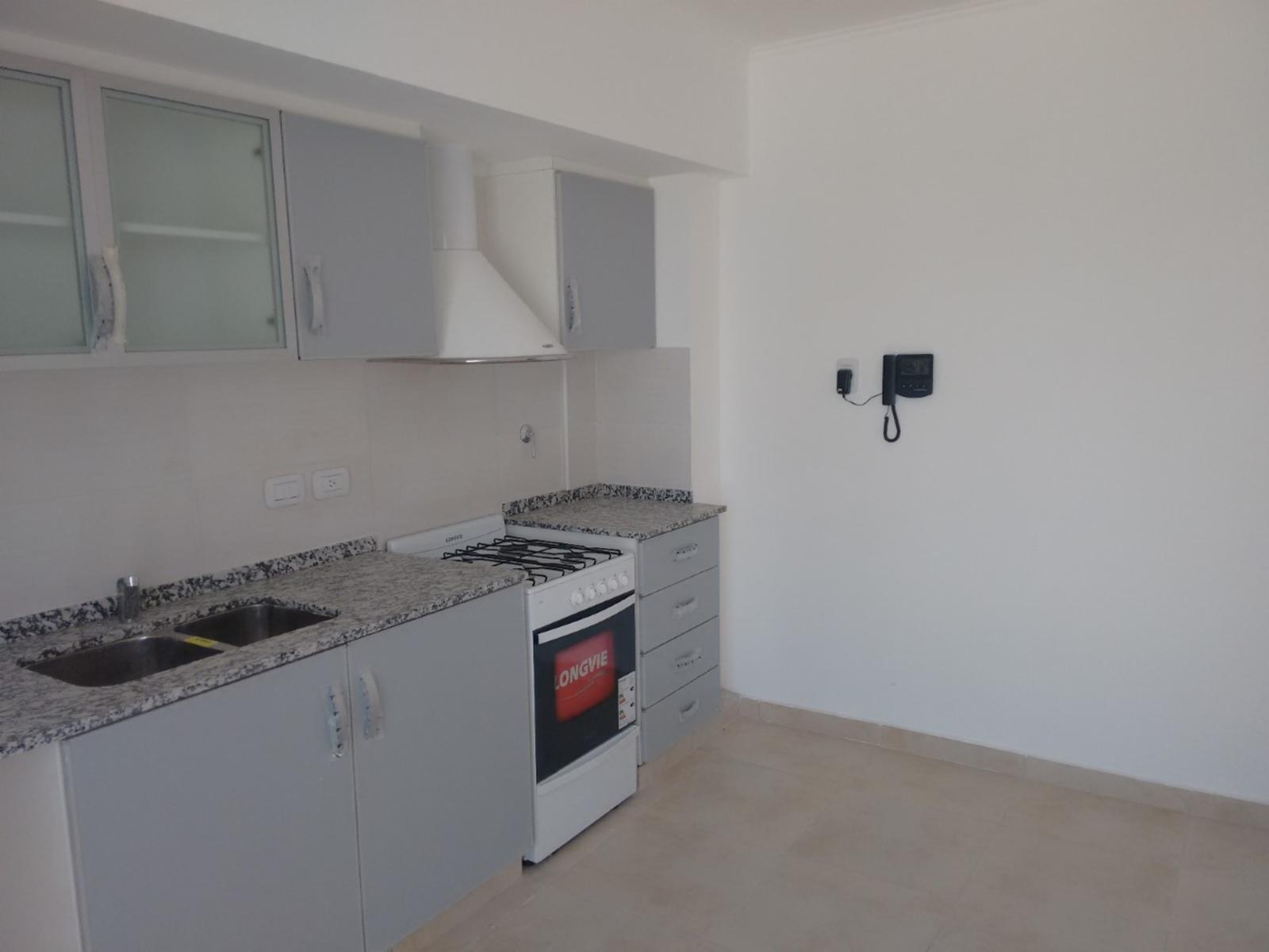 2 AMB. A ESTRENAR CON BALCON MUY LUMINOSO PAEZ 2100