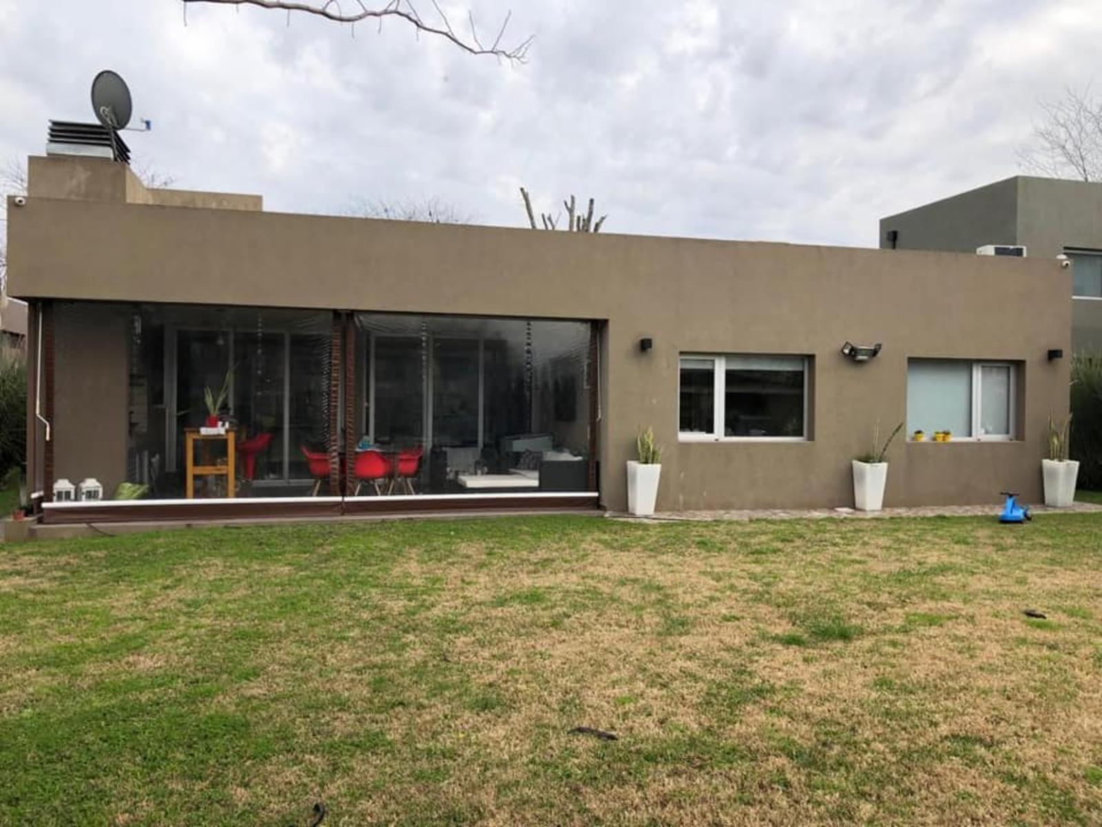 Casa con excelentes detalles de categoria en Fincas de Hudson