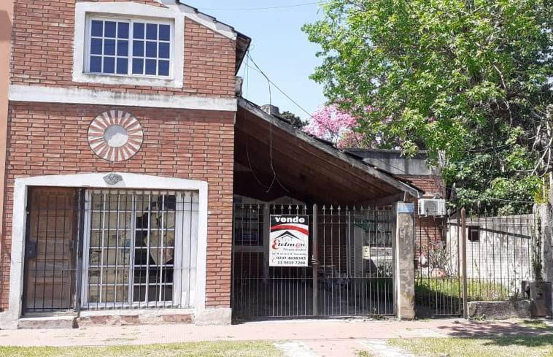 Oportunidad, Casa y Departamento a reciclar Moreno Centro