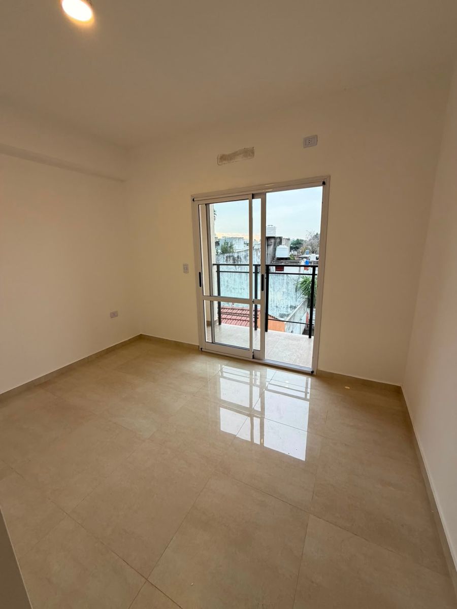 Alquiler Departamento 2 Ambientes a Estrenar con Balcón y Cochera en Villa Luzuriaga.