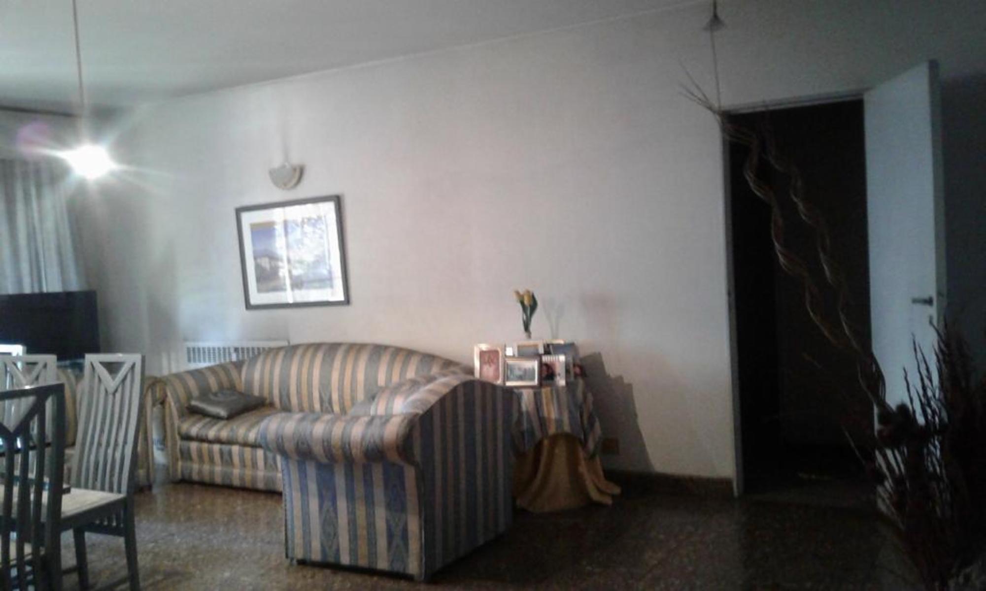 Av. Corrientes 2400 · Recoleta — foto 3