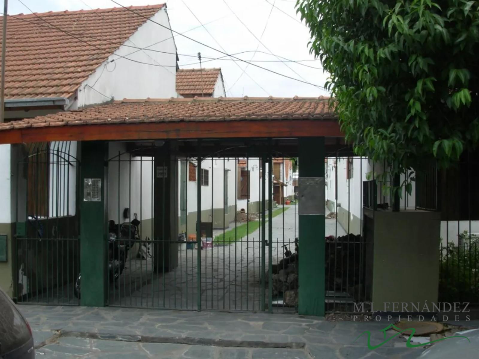 Pasteur 2050 · Morón — foto 3