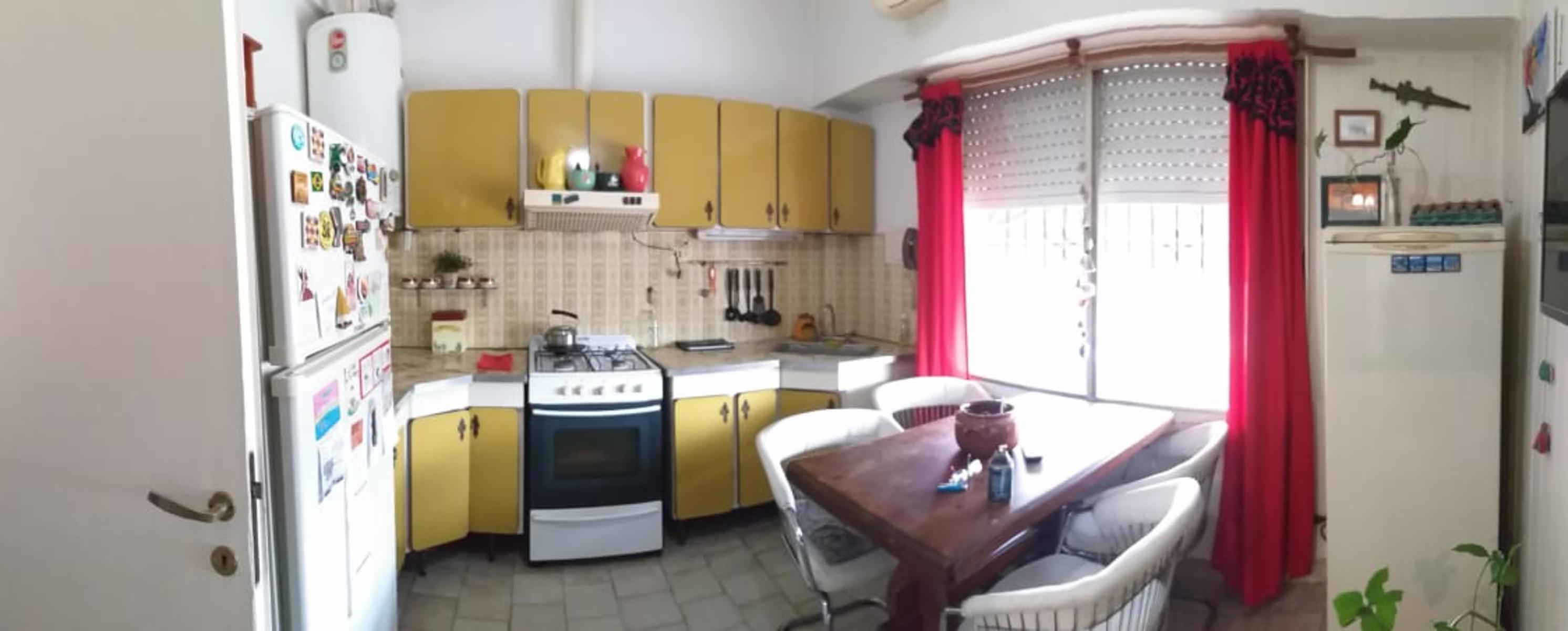 Padre L Varvello 200 · Moreno — foto 3