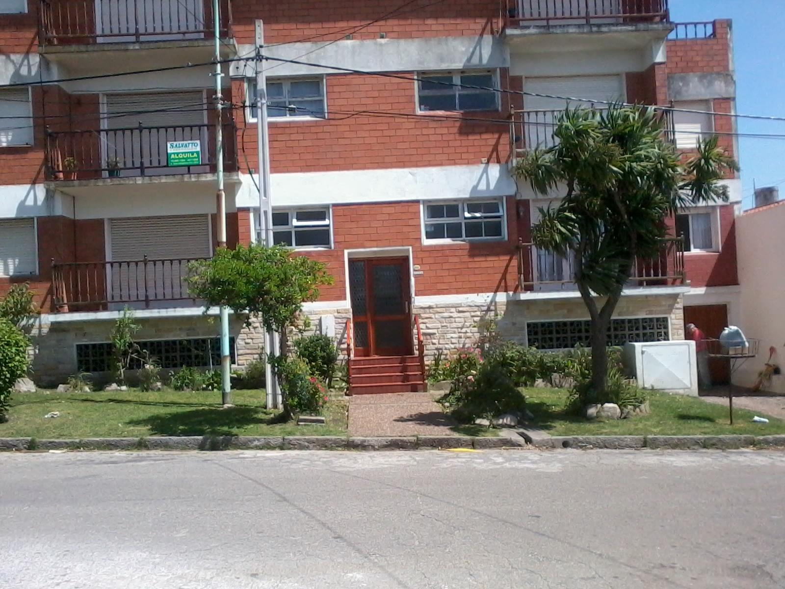 Mar del plata P.Mogotes Dto.  1 Amb.-2 C/Playa  altura Playas 1 y 2 del Complejo-Patio-Cochera-