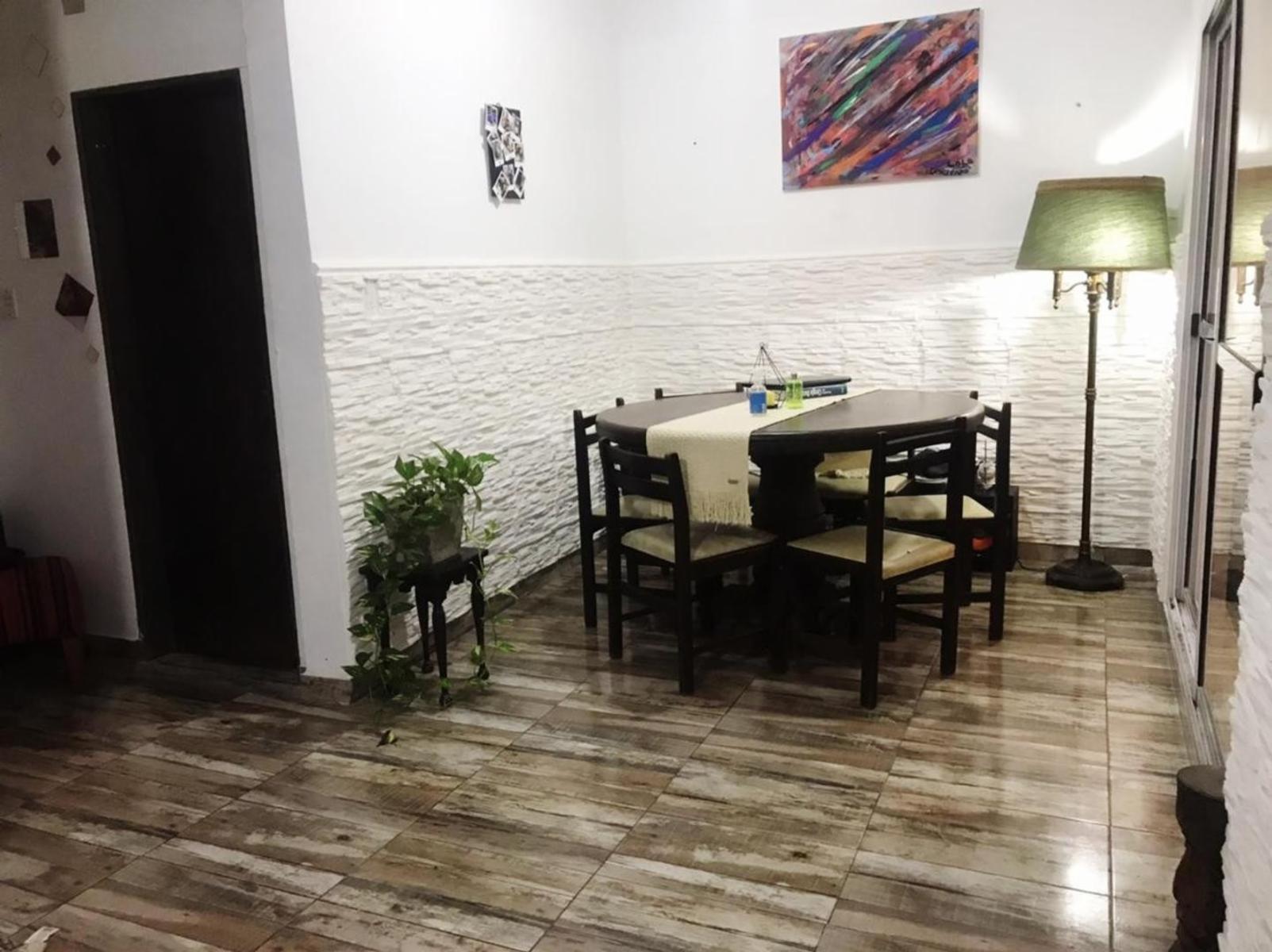 CASA DE 3 AMBIENTES EN VENTA EN QUILMES OESTE