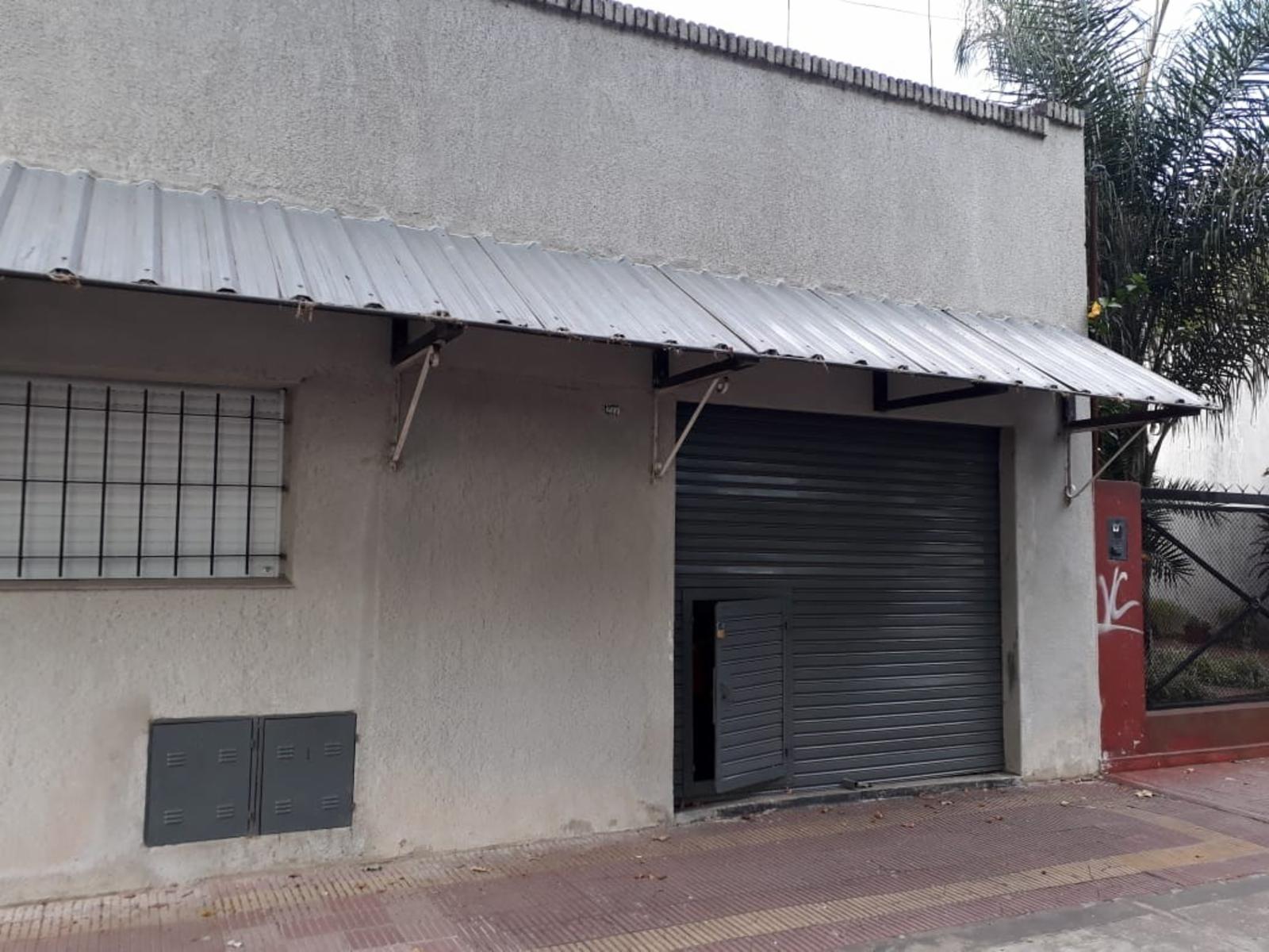 Alquiler de local con depósito en Adrogué