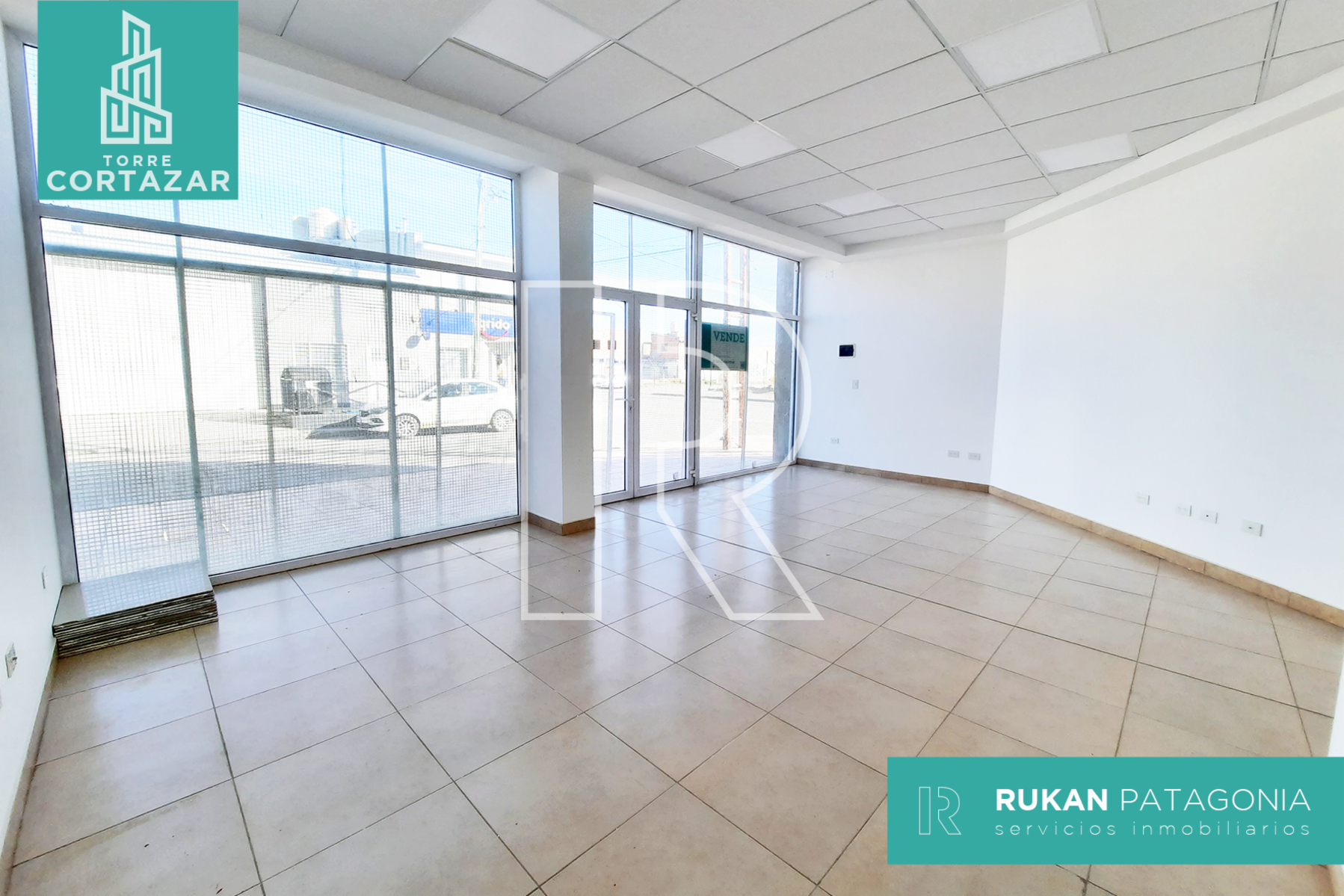 #Alquiler_RUKAN Local Comercial | TORRE CORTAZAR | Local 7 | 45 m2 |Calle J. M. ESTRADA | Caleta Olivia.-