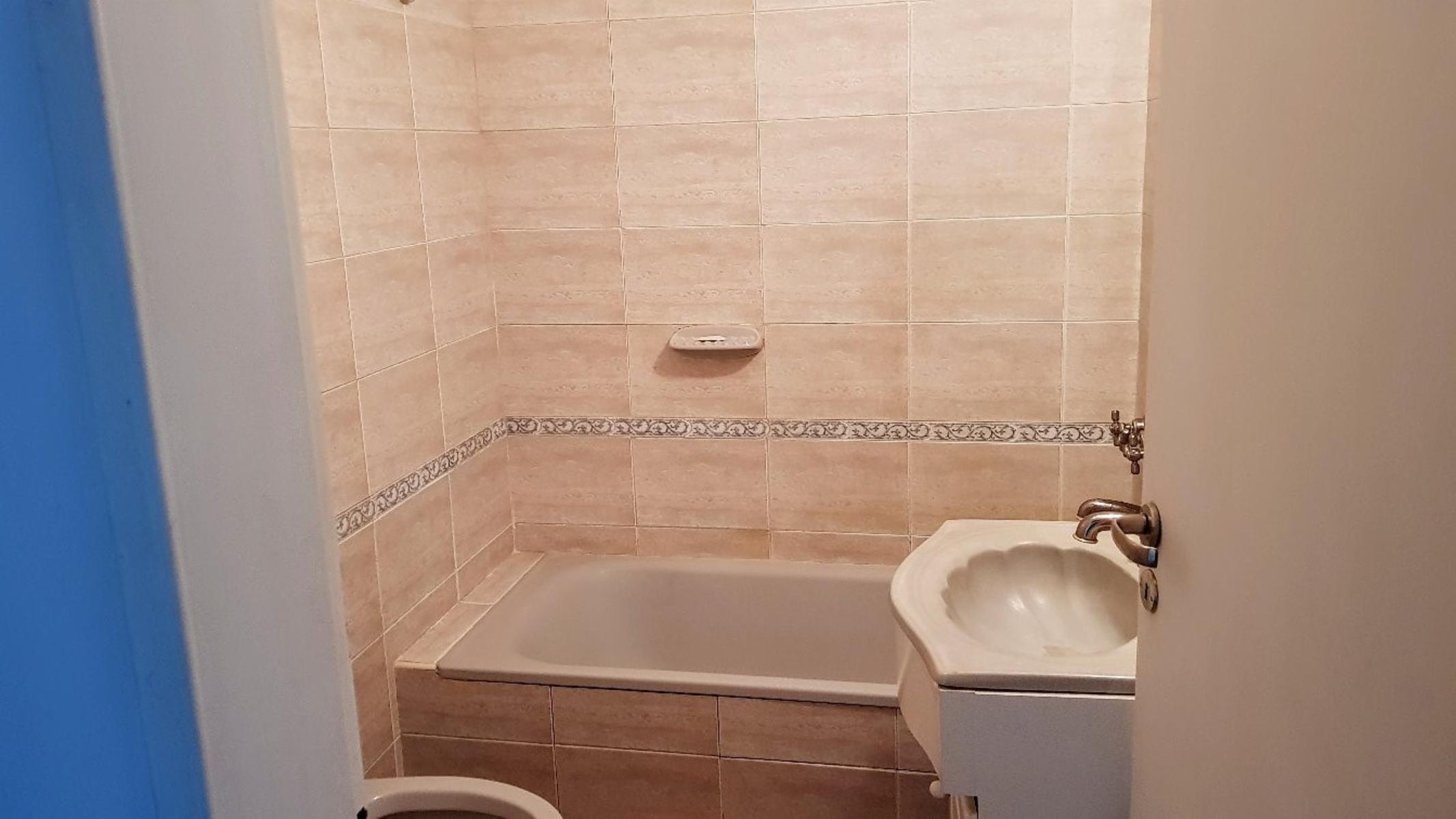 Gdor. Garcia 2125 · Morón — foto 5