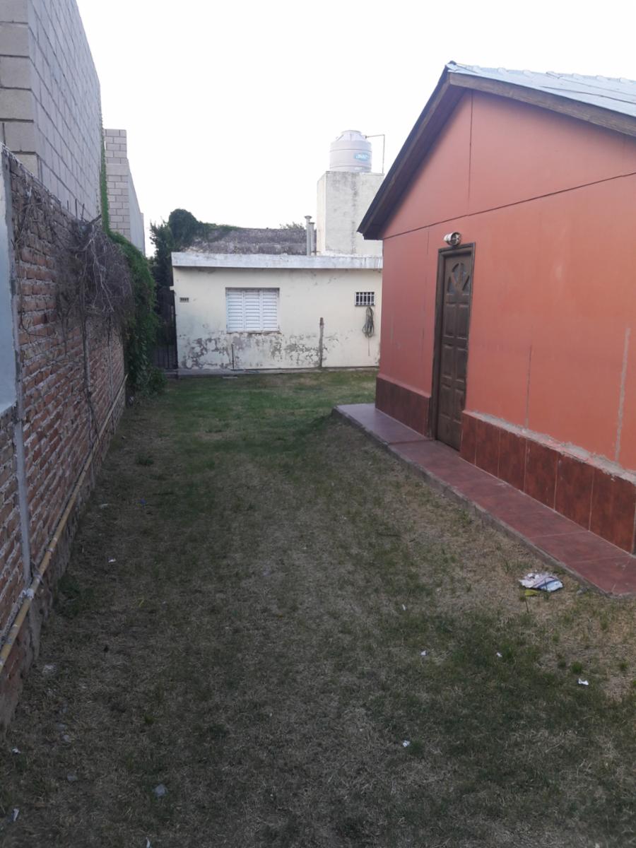 Inmobiliaria CercaTrova , ofrece un terreno Sobre Avenida Don Bosco,de 11,08 de frente por 50 de fondo , ideal para locales ,duplex o departamentos