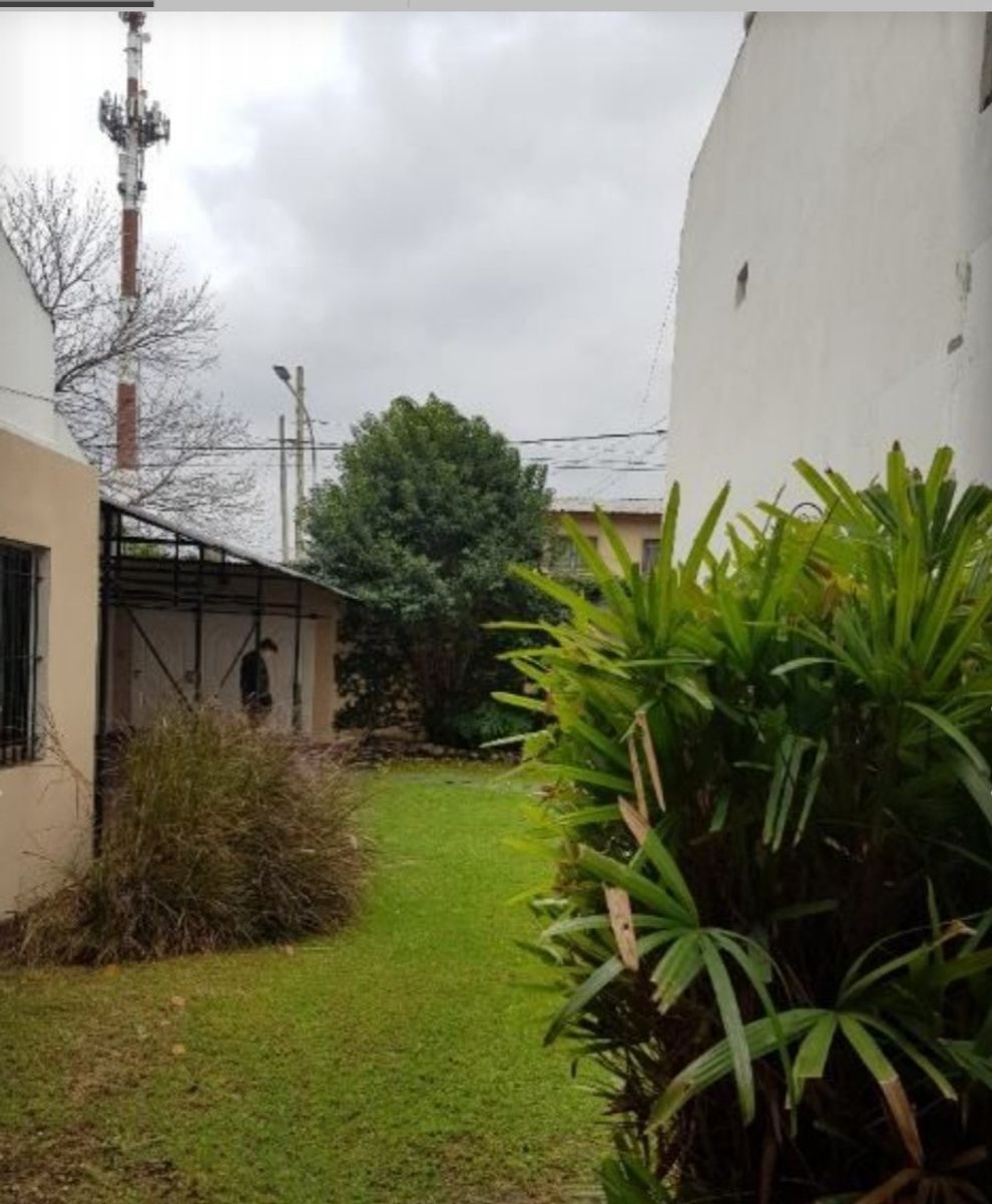 DEAN FUNES 2630 · Lanús — foto 3