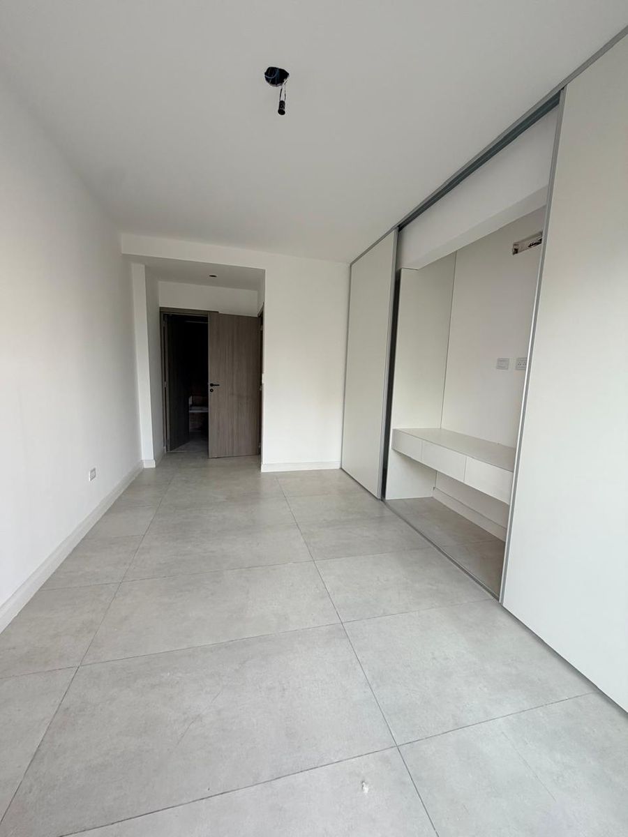 GOB. IRIGOYEN 244 · Lanús — foto 9