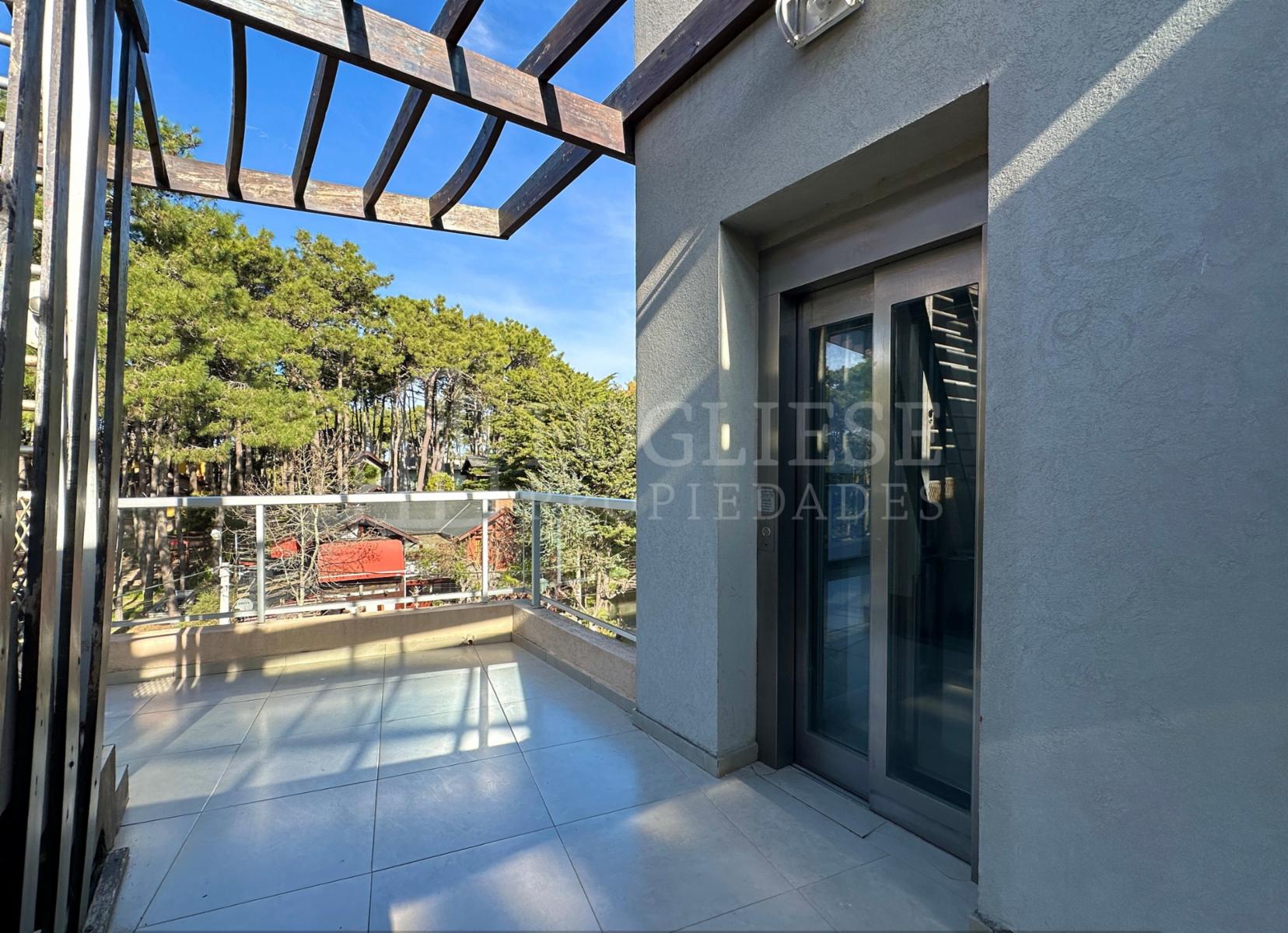 Guillermo Hudson y Joaquin V. Gonzalez · Villa Gesell — foto 14
