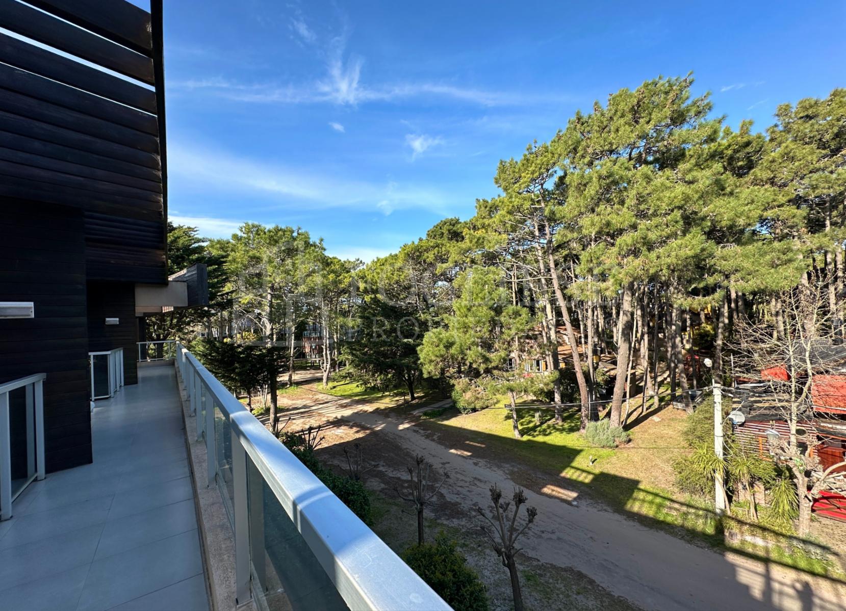 Guillermo Hudson y Joaquin V. Gonzalez · Villa Gesell — foto 15