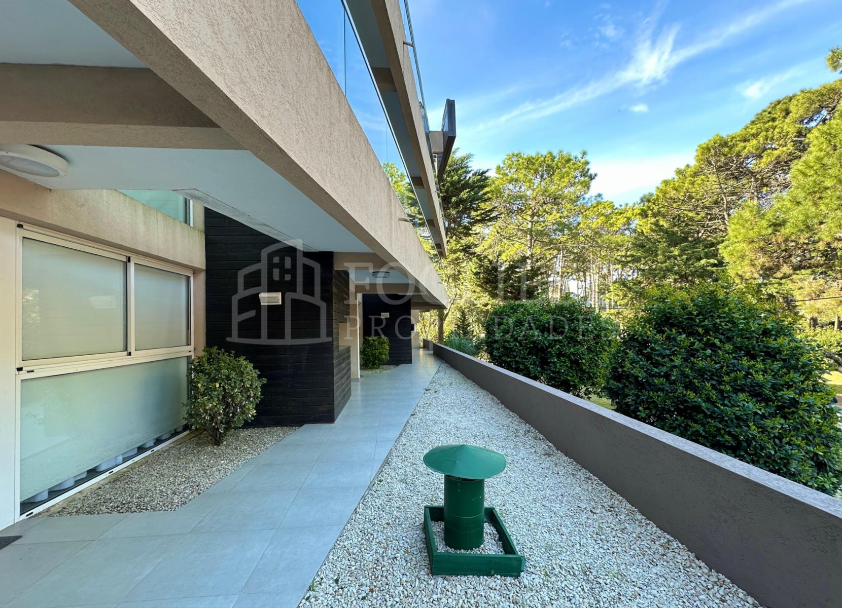 Guillermo Hudson y Joaquin V. Gonzalez · Villa Gesell — foto 16