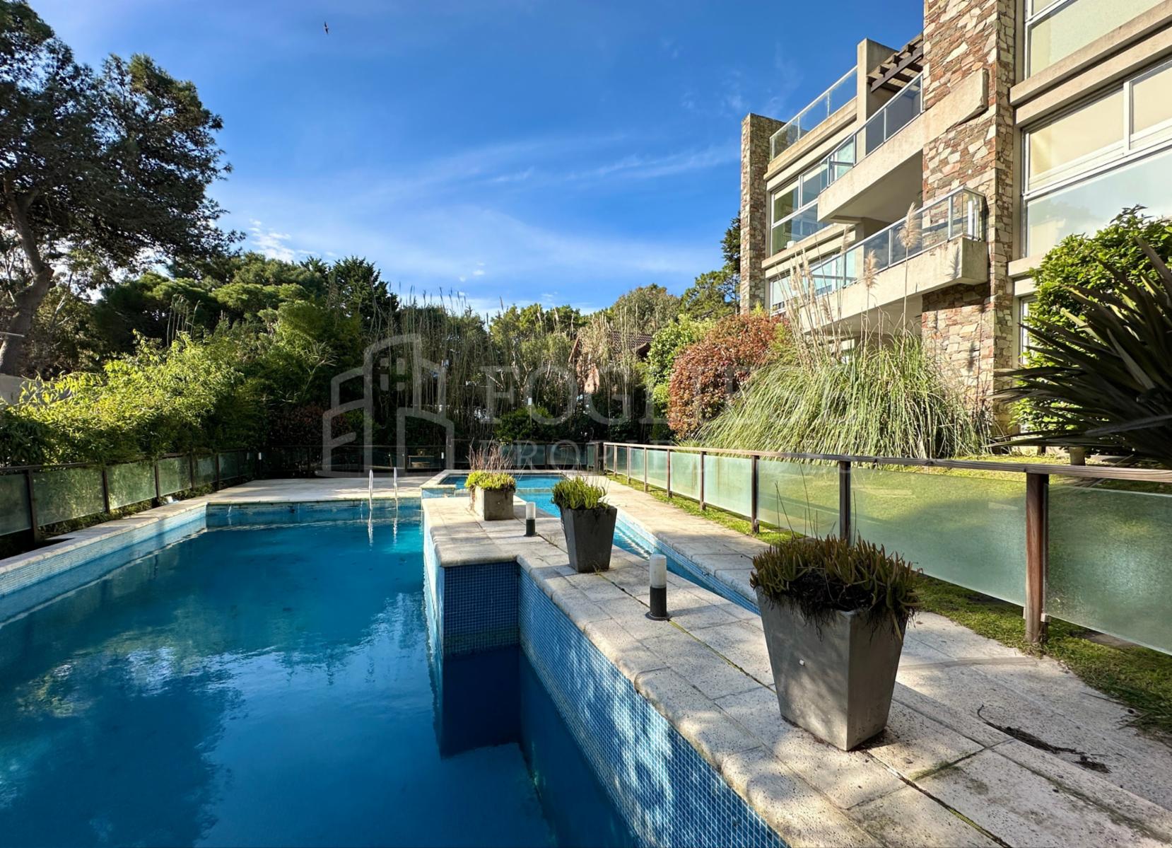 Guillermo Hudson y Joaquin V. Gonzalez · Villa Gesell — foto 17