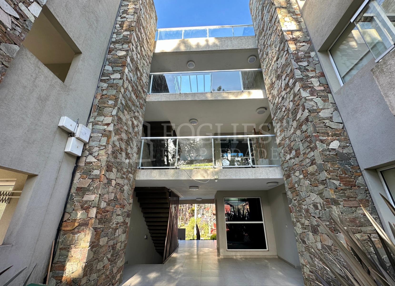 Guillermo Hudson y Joaquin V. Gonzalez · Villa Gesell — foto 18