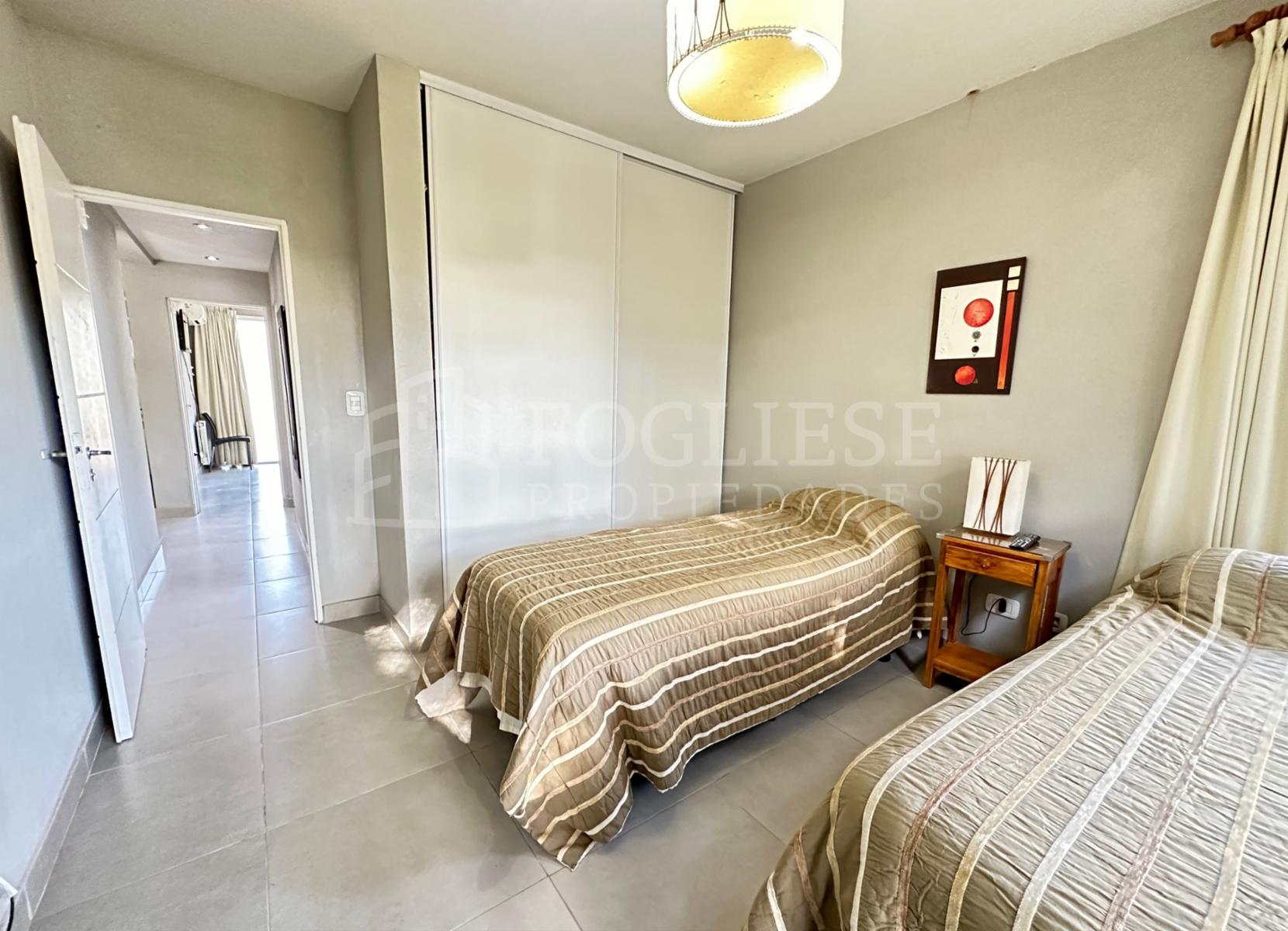 Guillermo Hudson y Joaquin V. Gonzalez · Villa Gesell — foto 22