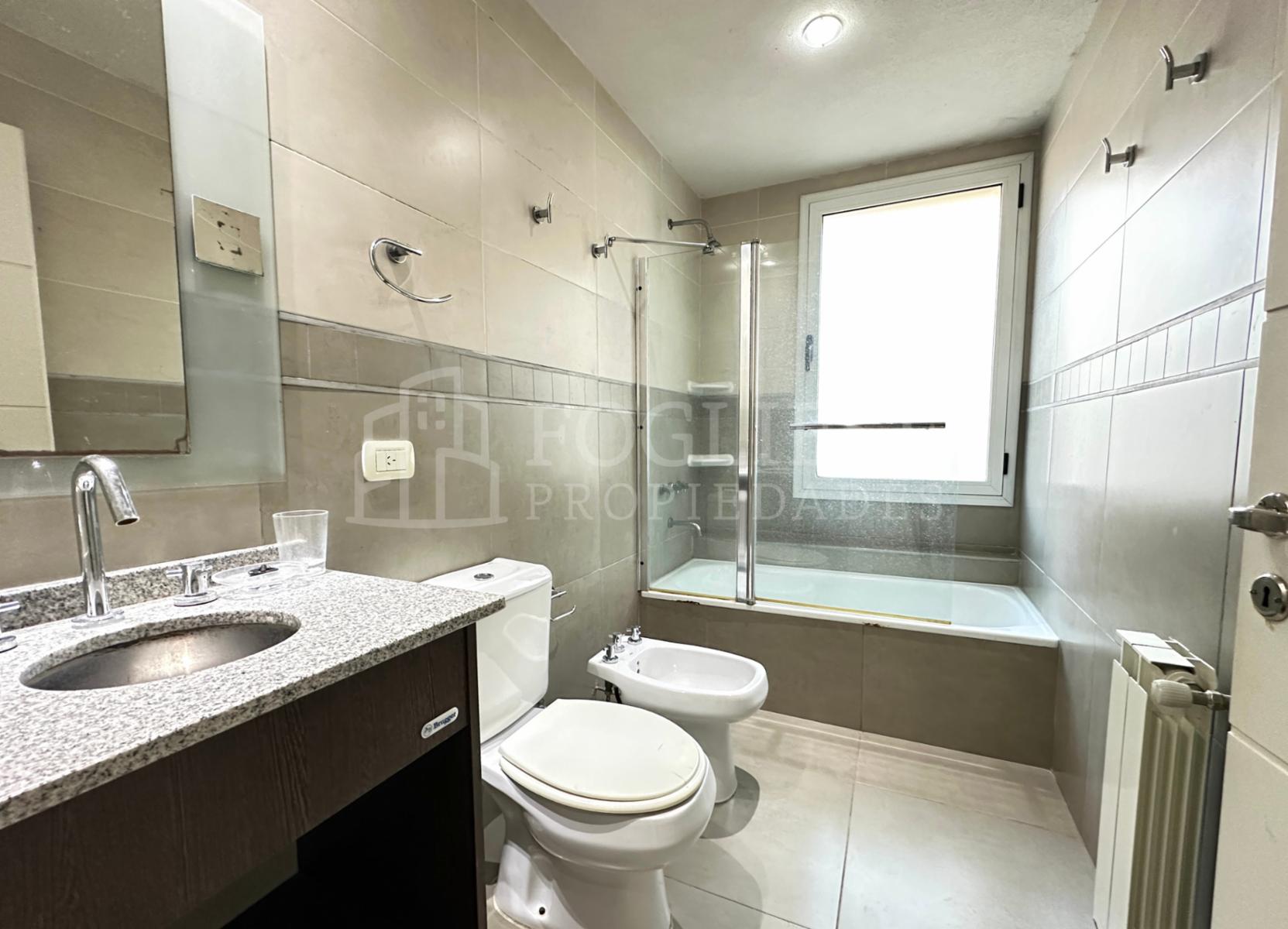Guillermo Hudson y Joaquin V. Gonzalez · Villa Gesell — foto 36
