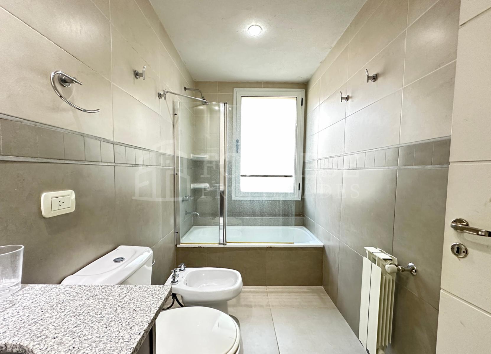 Guillermo Hudson y Joaquin V. Gonzalez · Villa Gesell — foto 37