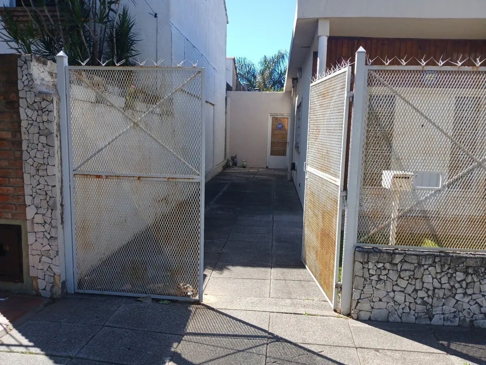 AZUL 1484 · Morón — foto 13