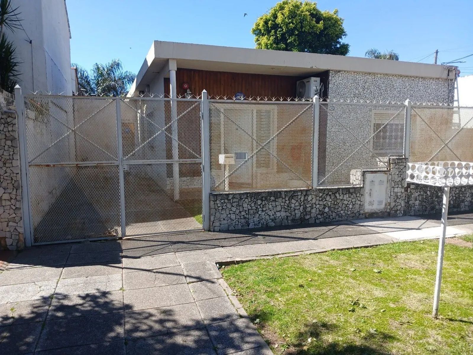AZUL 1484 · Morón — foto 16