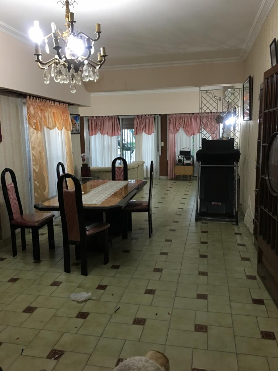 VENTA - LA TABLADA - CASA MULTIFAMILIAR - SOBRE LOTE DE 10 x 31.30 - (POSIBILIDAD DE ANEXAR OTRO LOTE DE 10 x 31.30 CON PISCINA - SALIENDO A DOS CALLES)