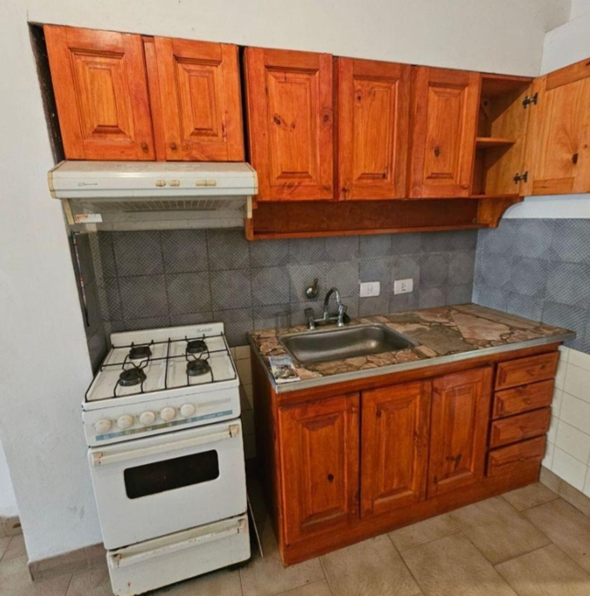 MAESTRA ROCHA MONTARCE 1591 · Morón — foto 11