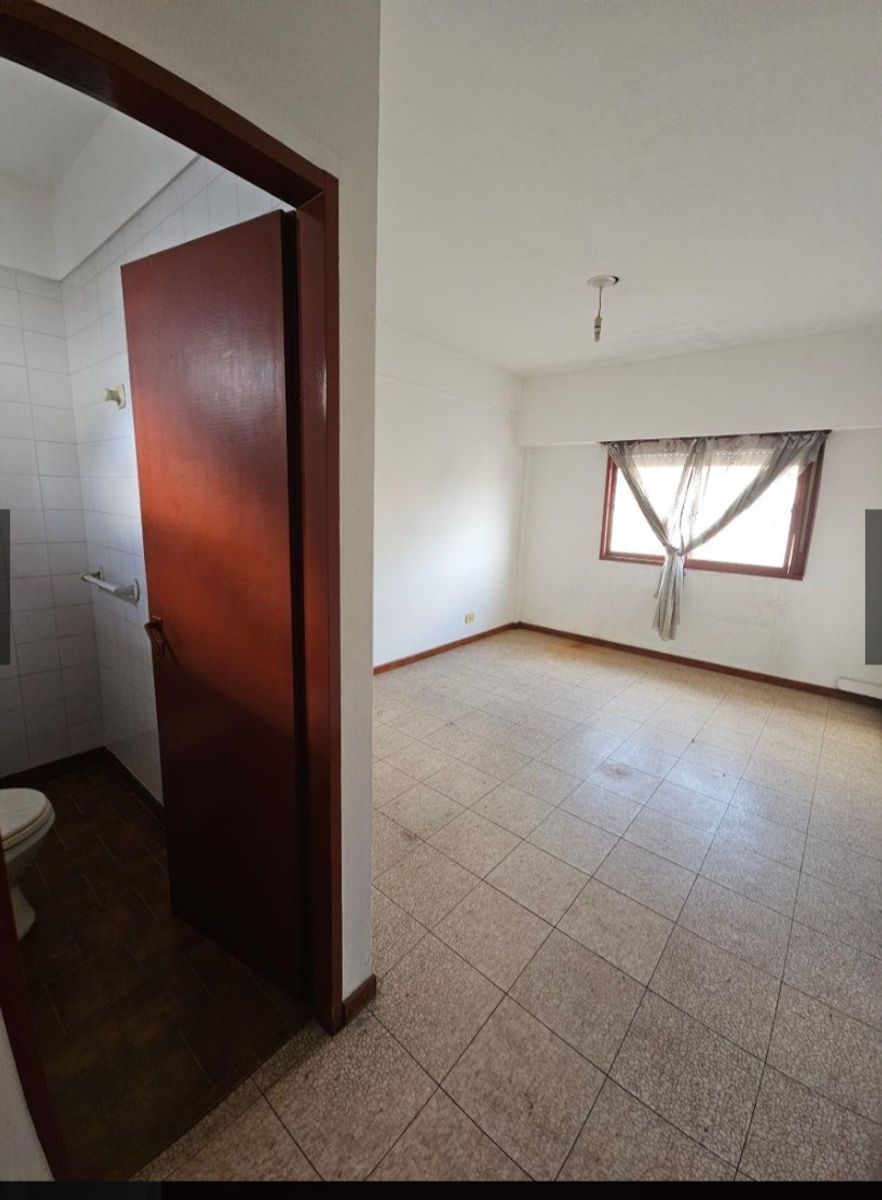 MAESTRA ROCHA MONTARCE 1591 · Morón — foto 14