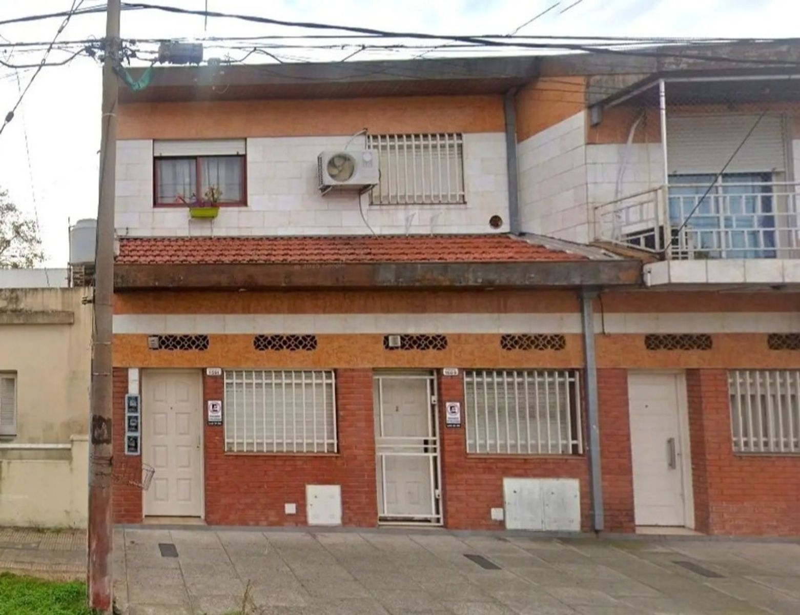 MAESTRA ROCHA MONTARCE 1591 · Morón — foto 4