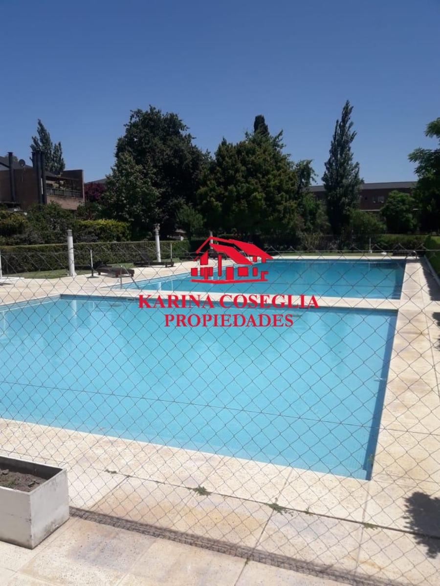 Champagnat 682 · Pilar — foto 5