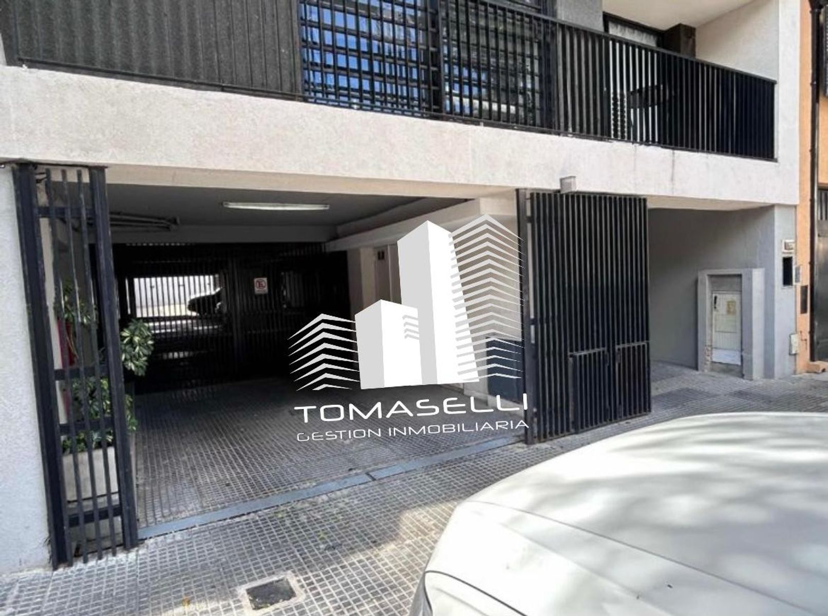 COCHERAS EN VILLA LURO - CORVALAN 500 - ACCESO PORTON AUTOMATICO