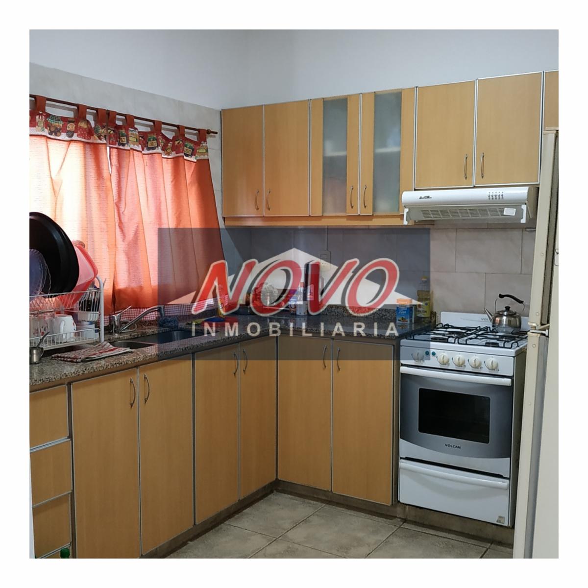 ARISTOBULO DEL VALLE 1700 · Lanús — foto 8