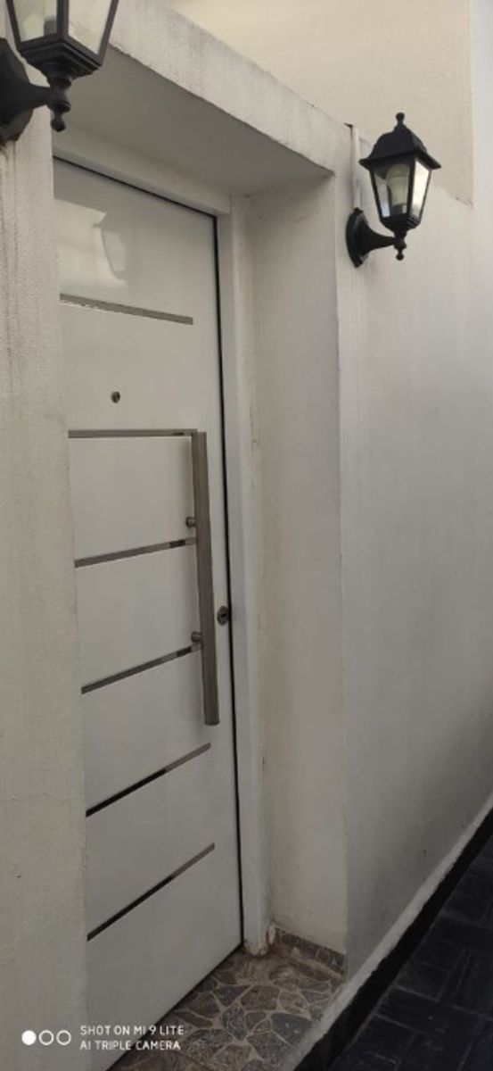 CASA PH DE 3 AMBIENTES EN VENTA - MORON CENTRO