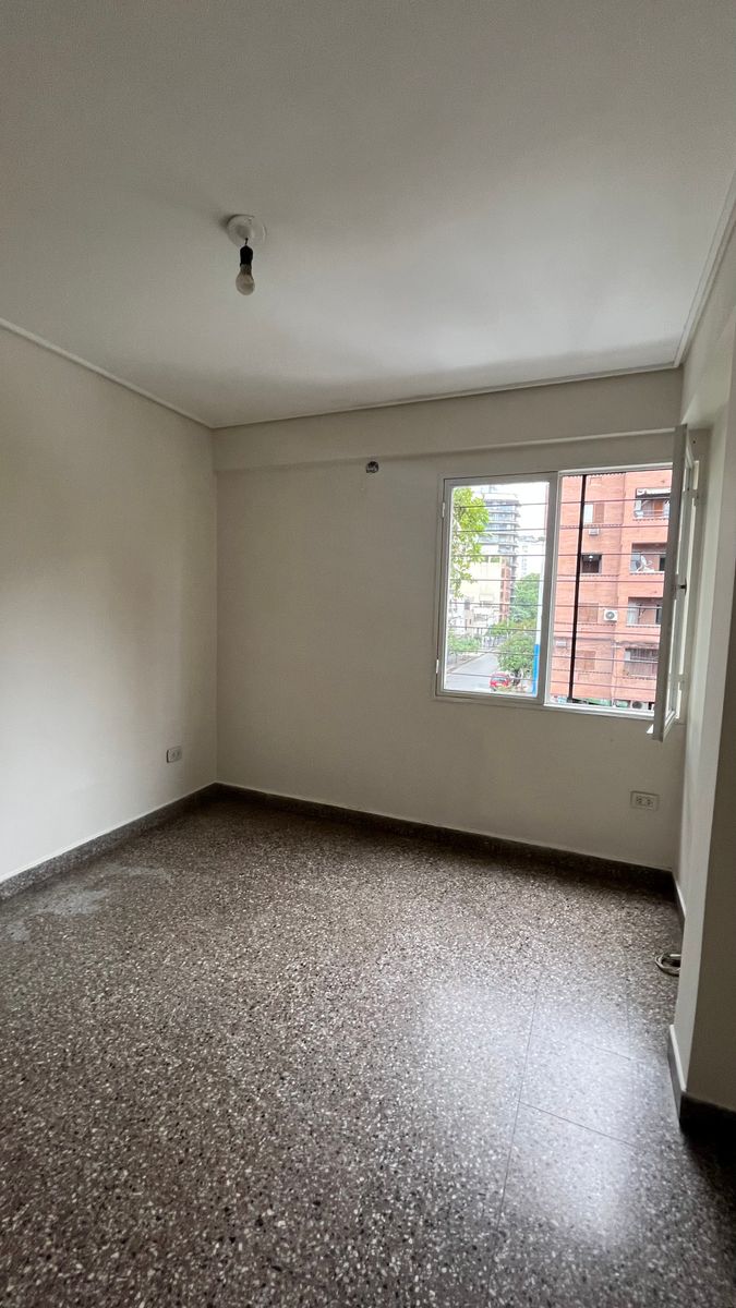 VENDO DEPARTAMENTO DOS DORMITORIOS SOBRE AVENIDA SARMIENTO · Capital — foto 4